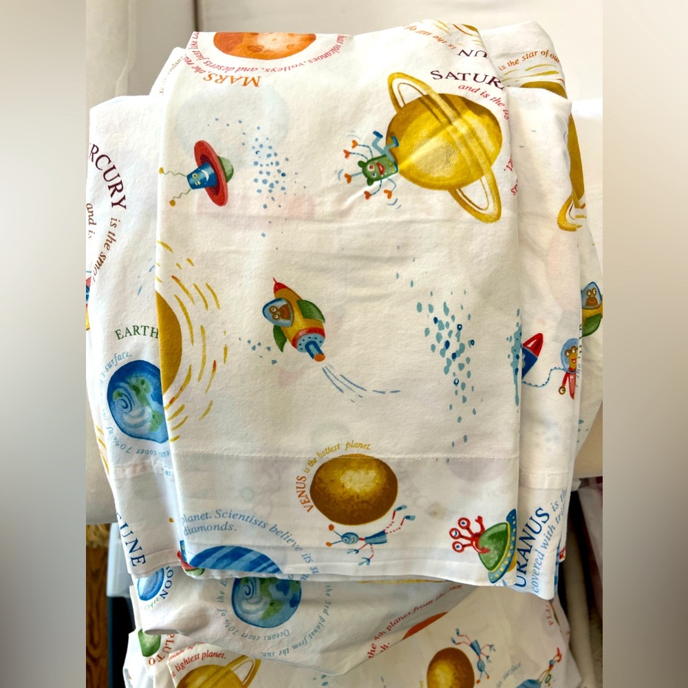 Twin sheet set from Pottery Barn. EUC